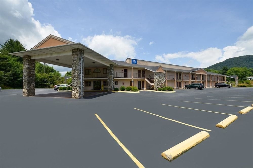 Americas Best Value Inn Canton, NC 1