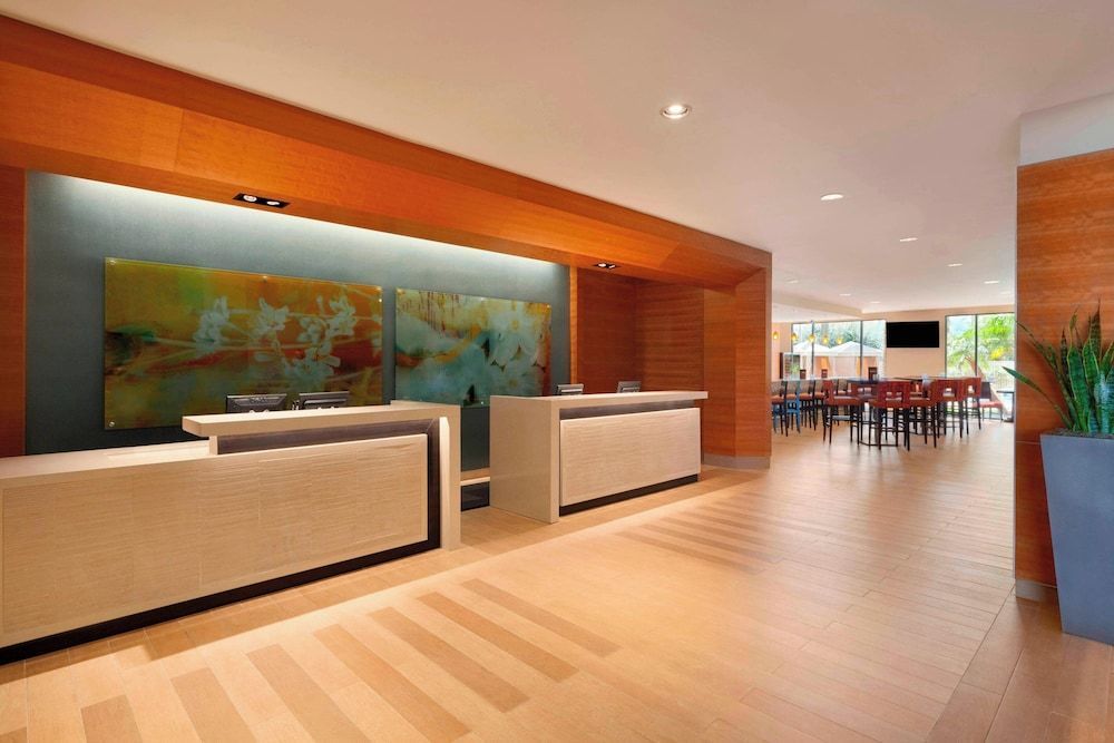 Delta Hotels by Marriott Anaheim Garden Grove 2