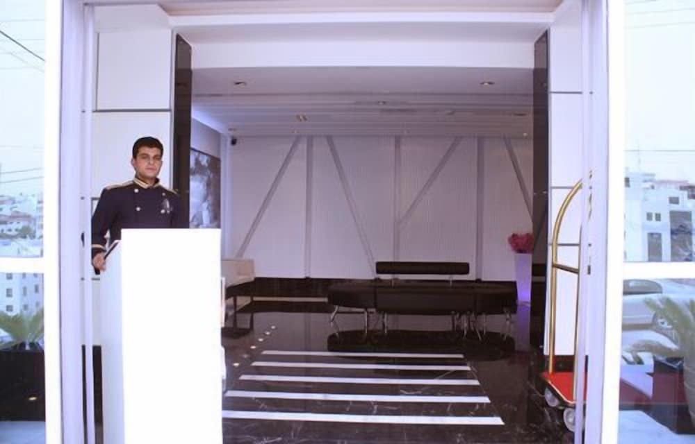 Crystal Hotel 2