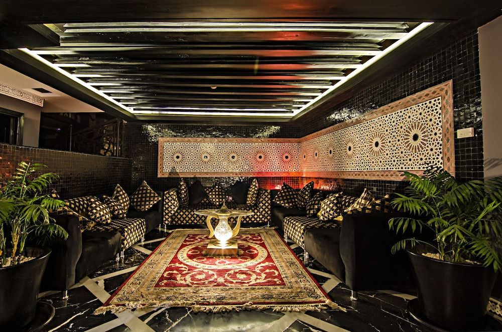 Palais Ommeyad Jacuzzi Suites & Spa 2
