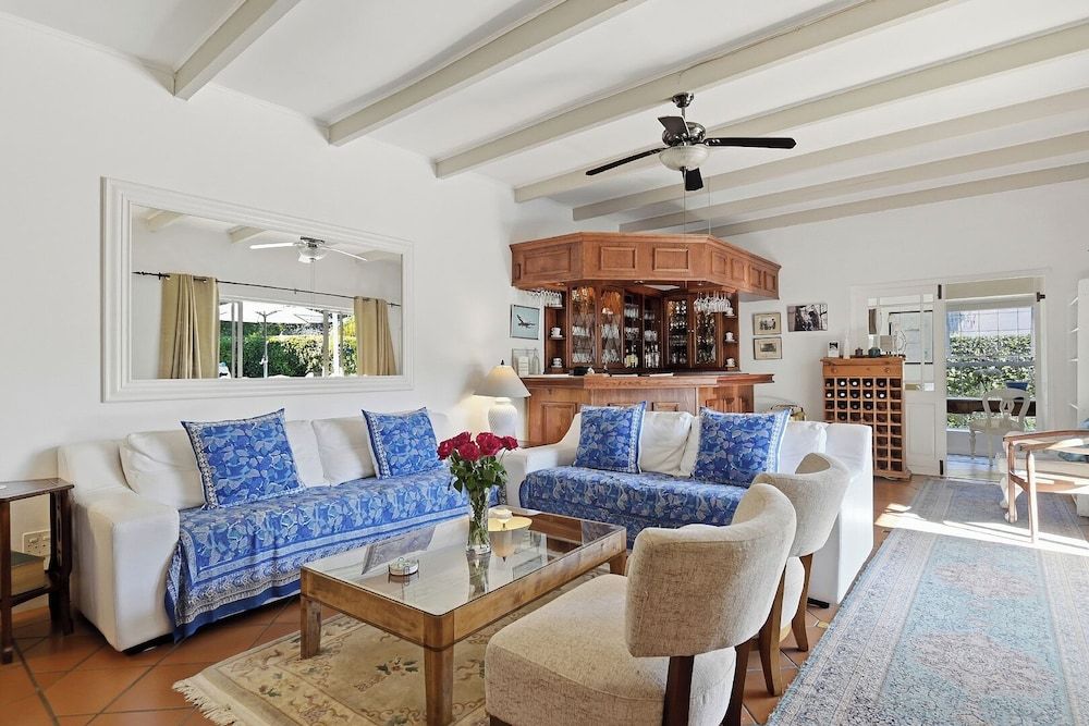 Paradiso Guesthouse & Self-catering Cottage 1