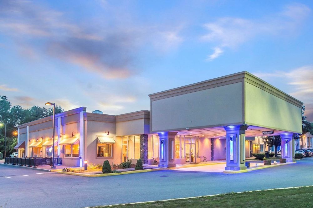 Quality Inn & Conference Center Brattleboro North 1