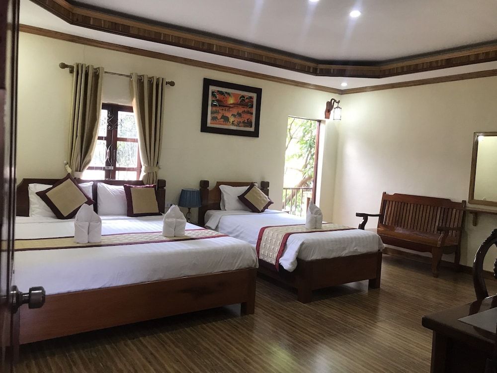 Villa Vieng Sa Vanh Hotel & Travel 1