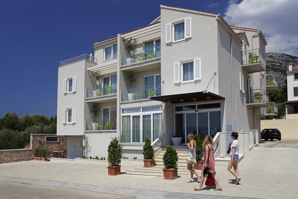 Boutique Hotel Bol 1