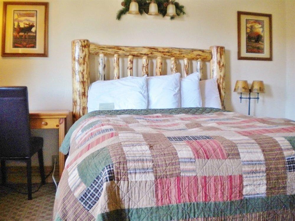 Moose Creek Inn 2