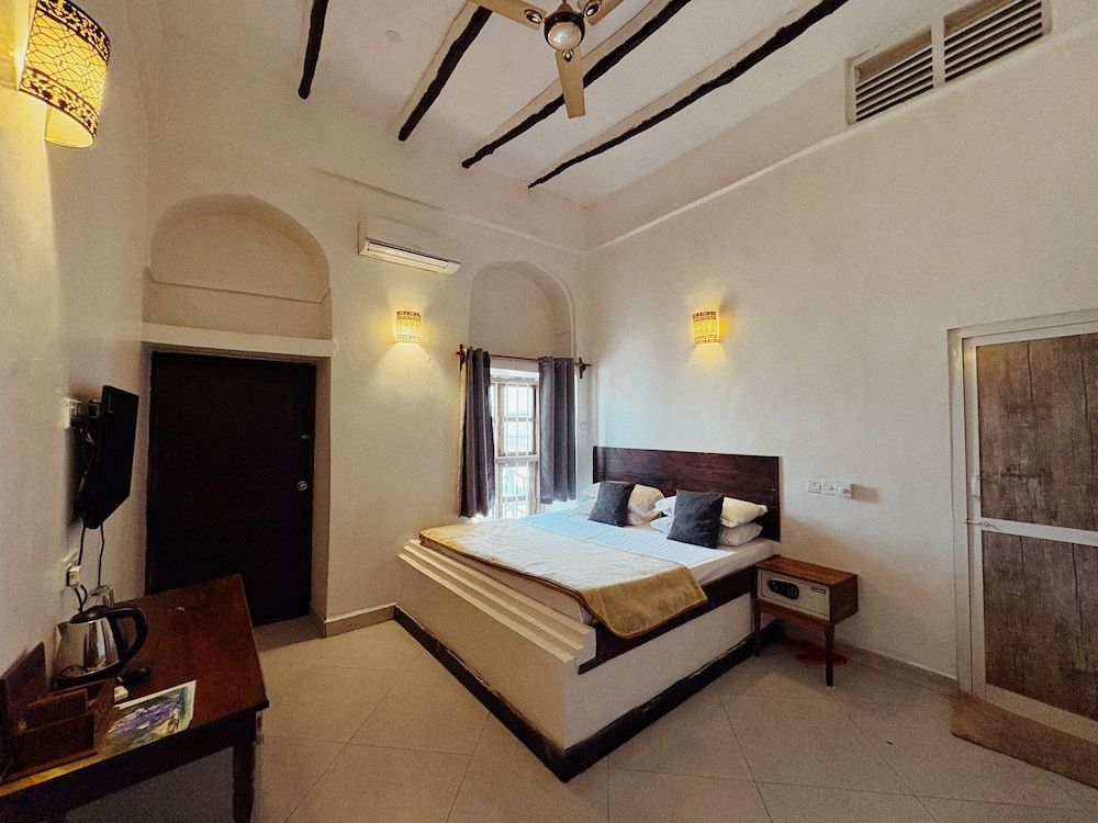 Stonetown Tides Hotel 1