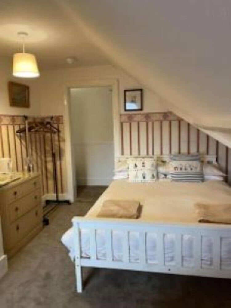 Regis Lodge Guesthouse 2