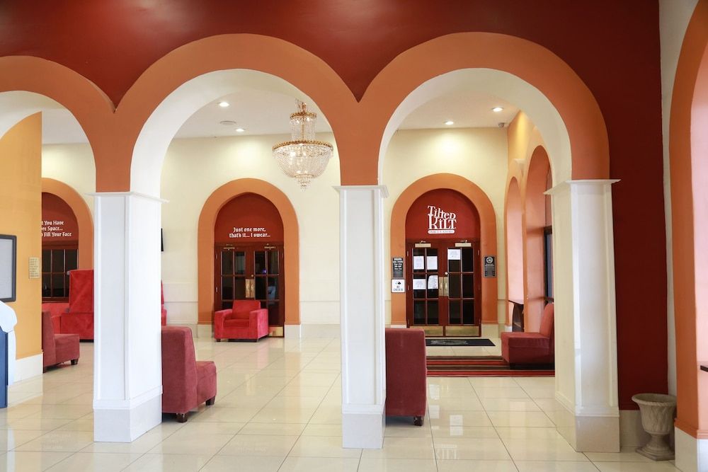 Ramada by Wyndham Fresno North 2