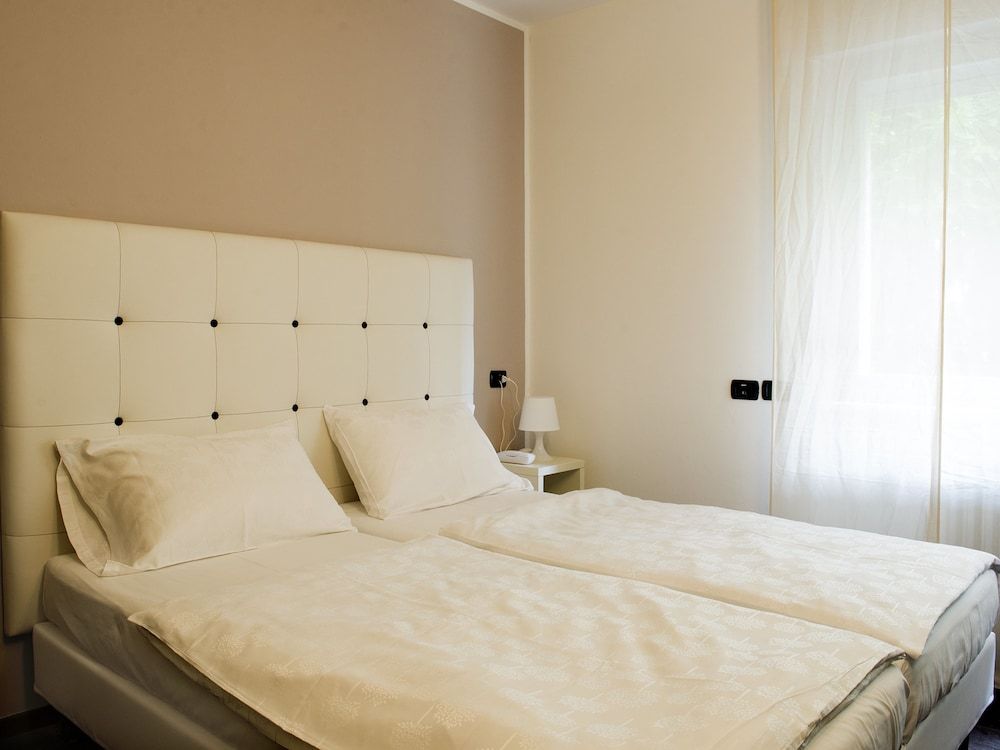 Hotel Asterix 1