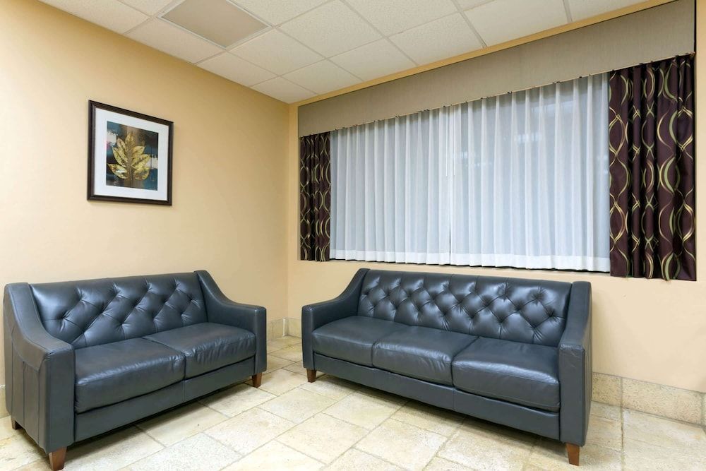 Ramada by Wyndham Lake Placid 2