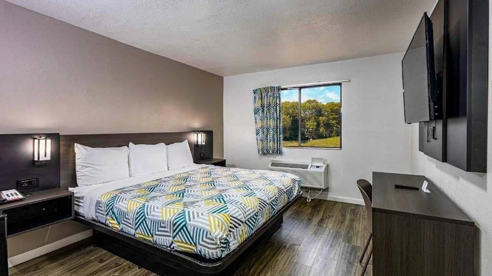 Golden Inn Dallas East near I-30 Jim Miller 1