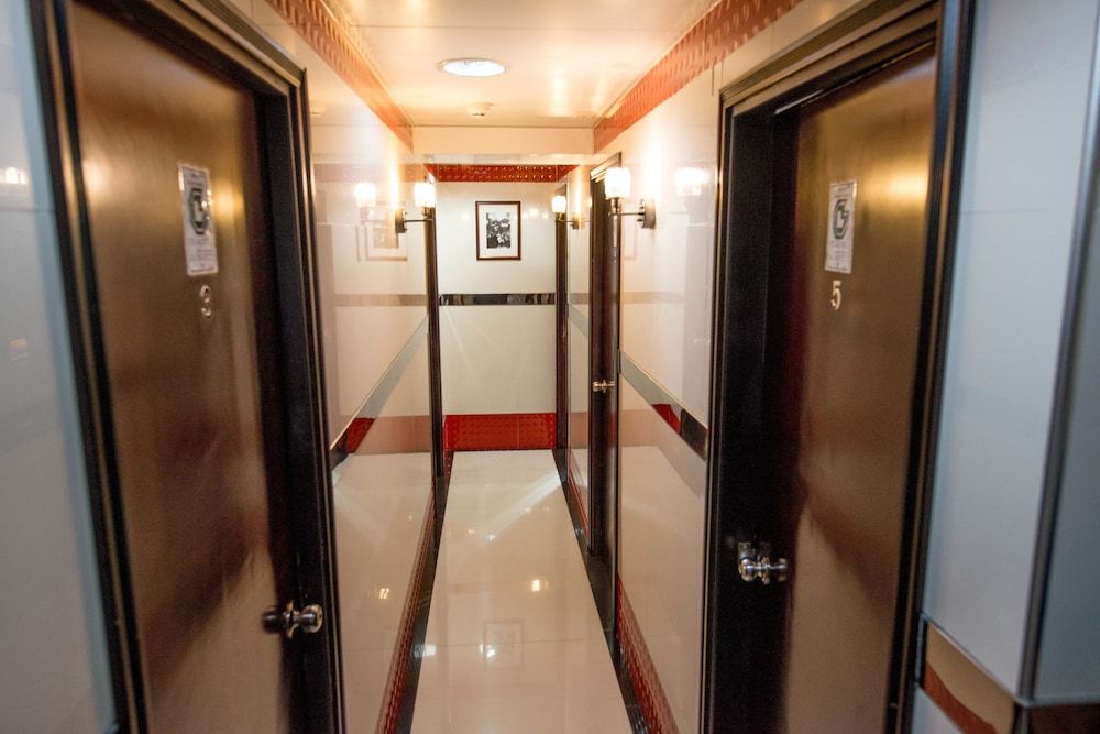 Canada Hotel 2