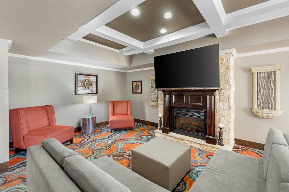 Best Western Plus Georgetown Inn & Suites 2