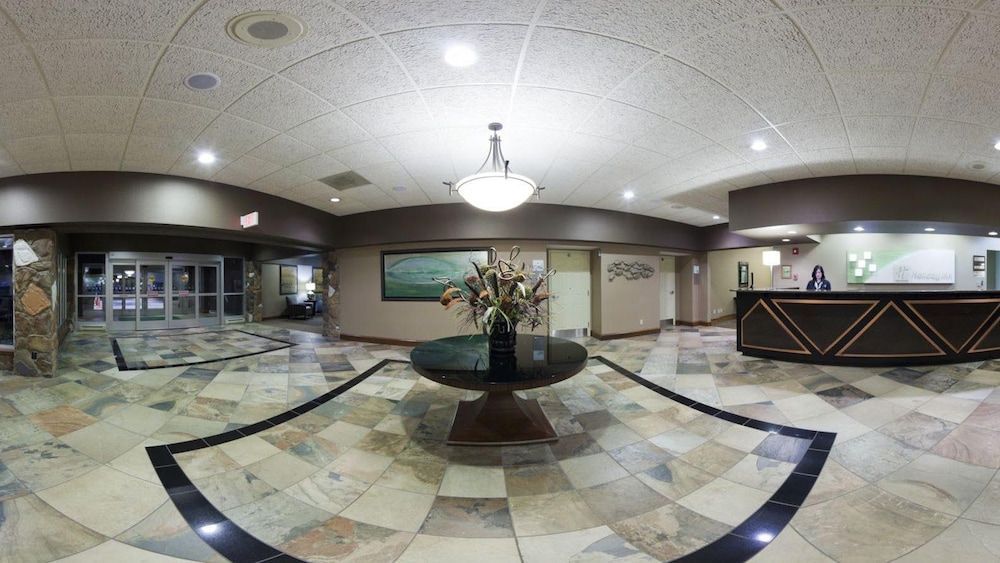Holiday Inn DETROIT LAKES - LAKEFRONT by IHG 2