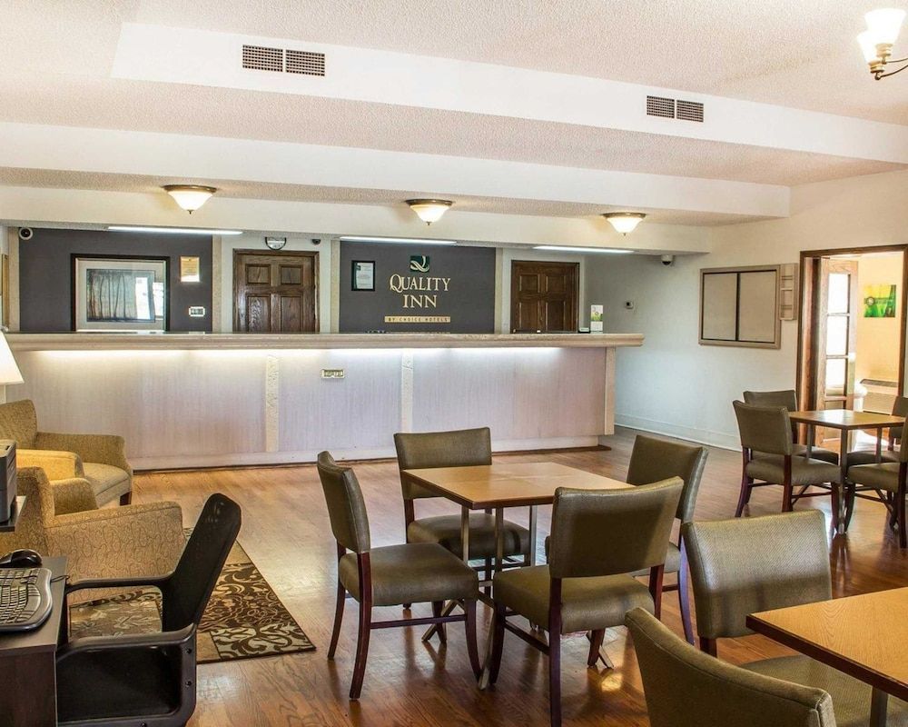 Quality Inn Tulsa Central 2