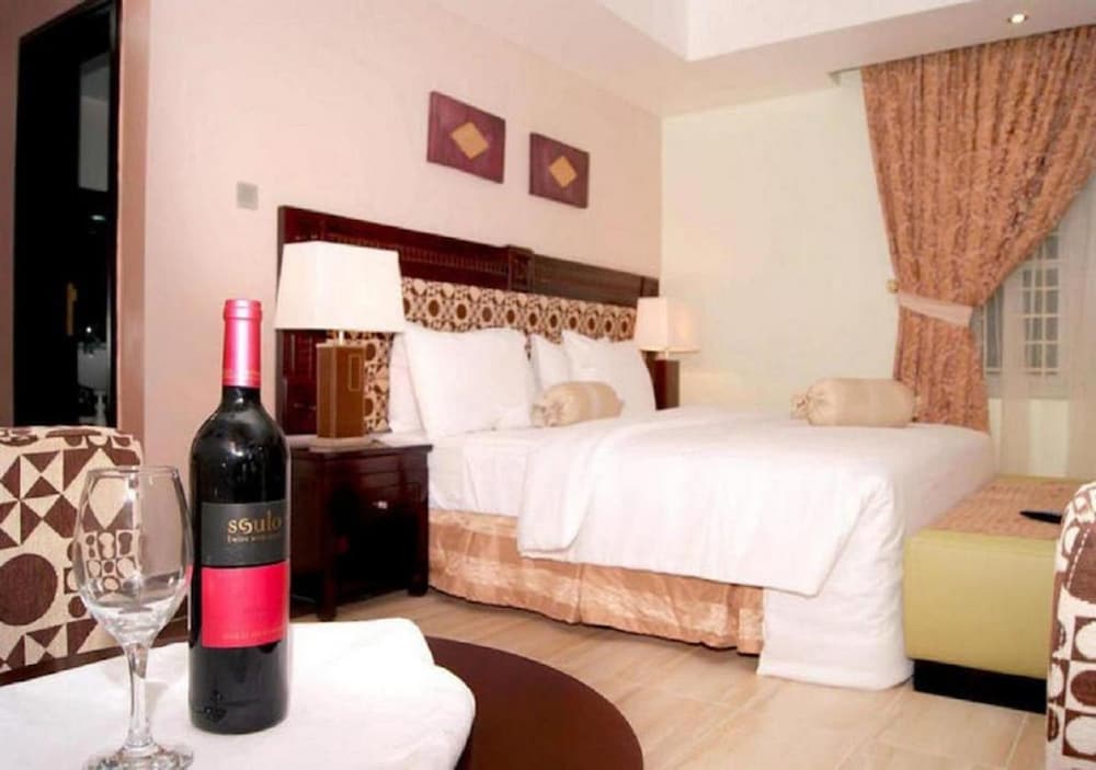 Excel Oriental Hotel & Suites 2