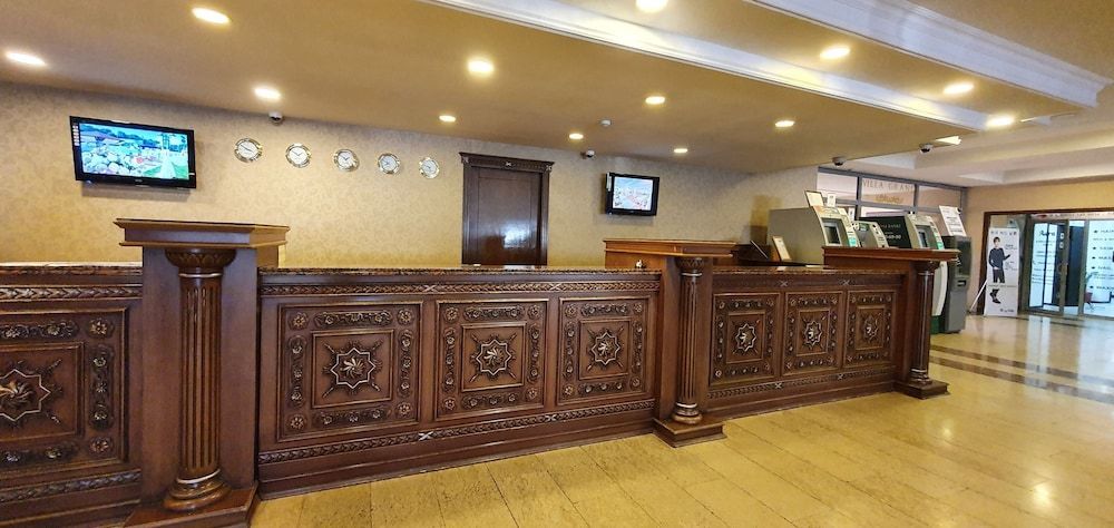 Grand Mir Hotel 2