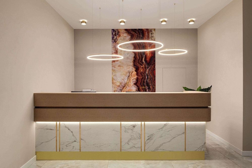 Ramada by Wyndham Bucharest Otopeni Airport 2
