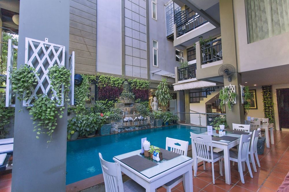 King Grand Boutique Hotel 1