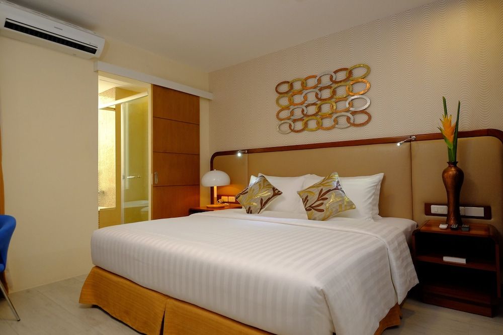 One Central Hotel & Suites 1
