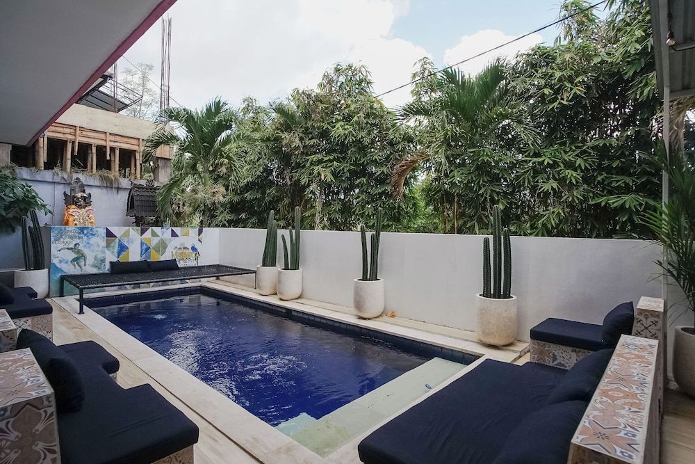 Margarita Surf Hostel Canggu 1