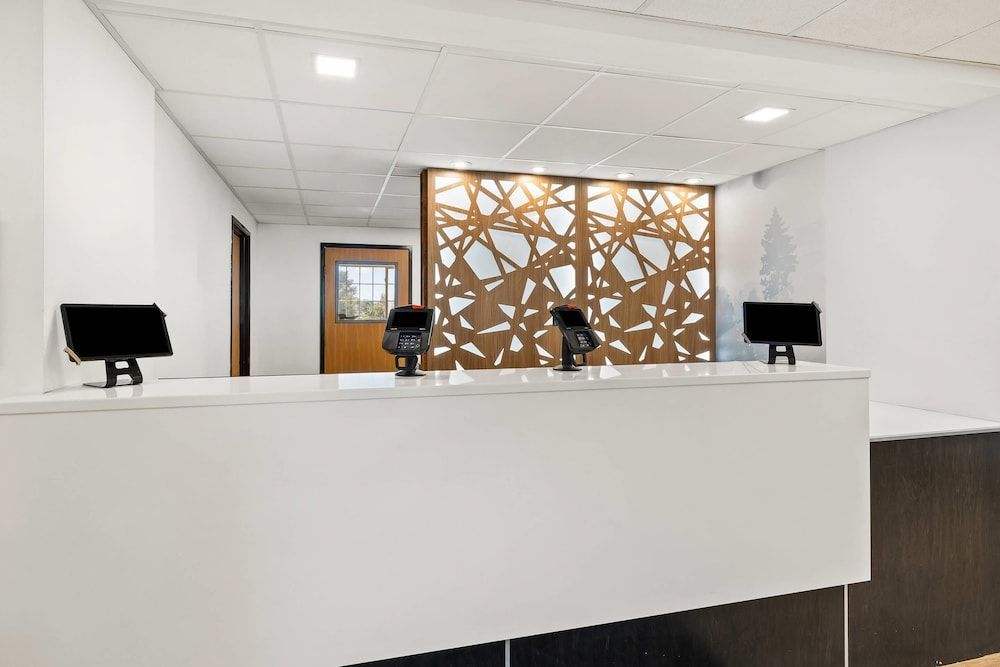 Sleep Inn & Suites Verona - Madison Southwest 2