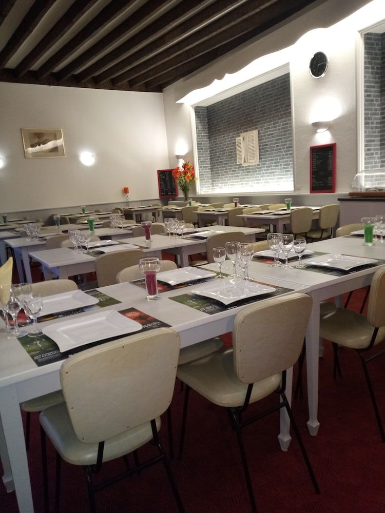 Hotel Moderne Vichy Soirée étape 1