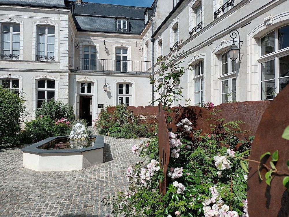 Hôtel Loysel le Gaucher 1