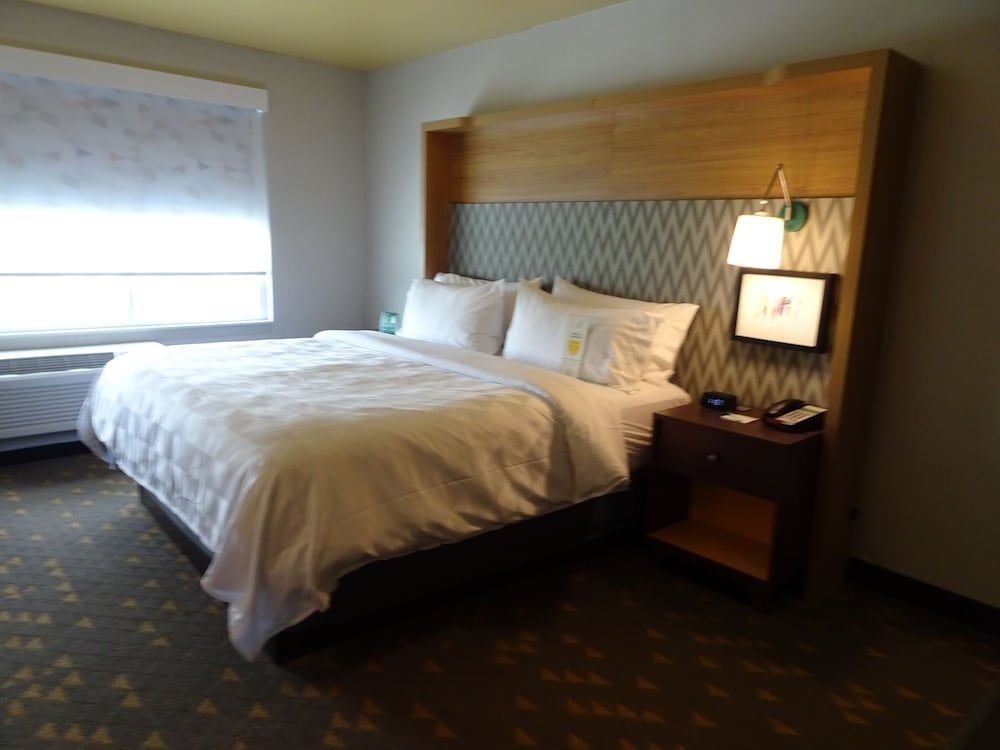 Holiday Inn JONESBORO by IHG 2