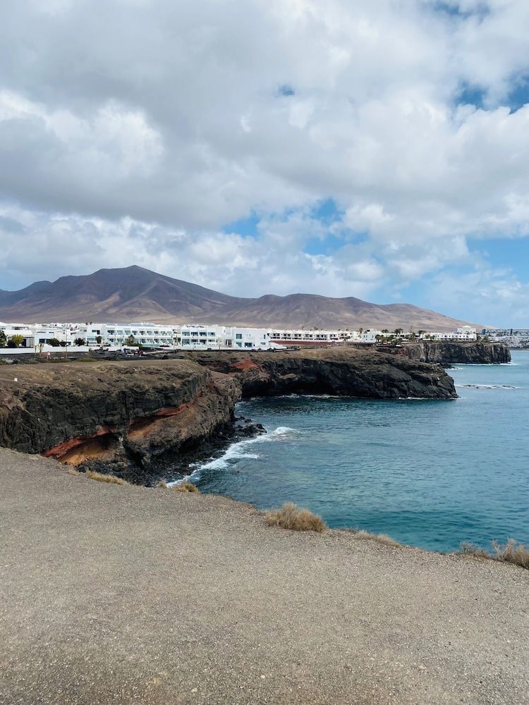 Casa Paca - Your Private Oasis in Lanzarote - Paradise by the Sea 1