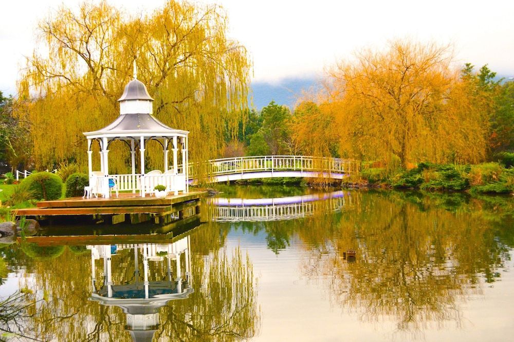 Lakeside Cottage Luxury B&B 1