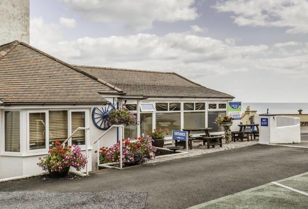 Lyme Bay House 1
