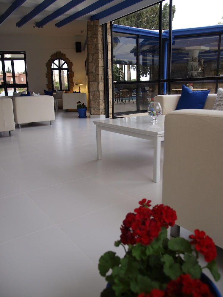 Hilltop Gardens Hotel Apartments 2
