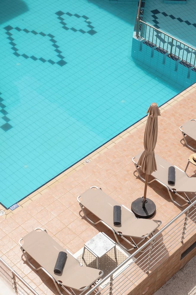 Thelèsi Apartments, 100m from the beach 1