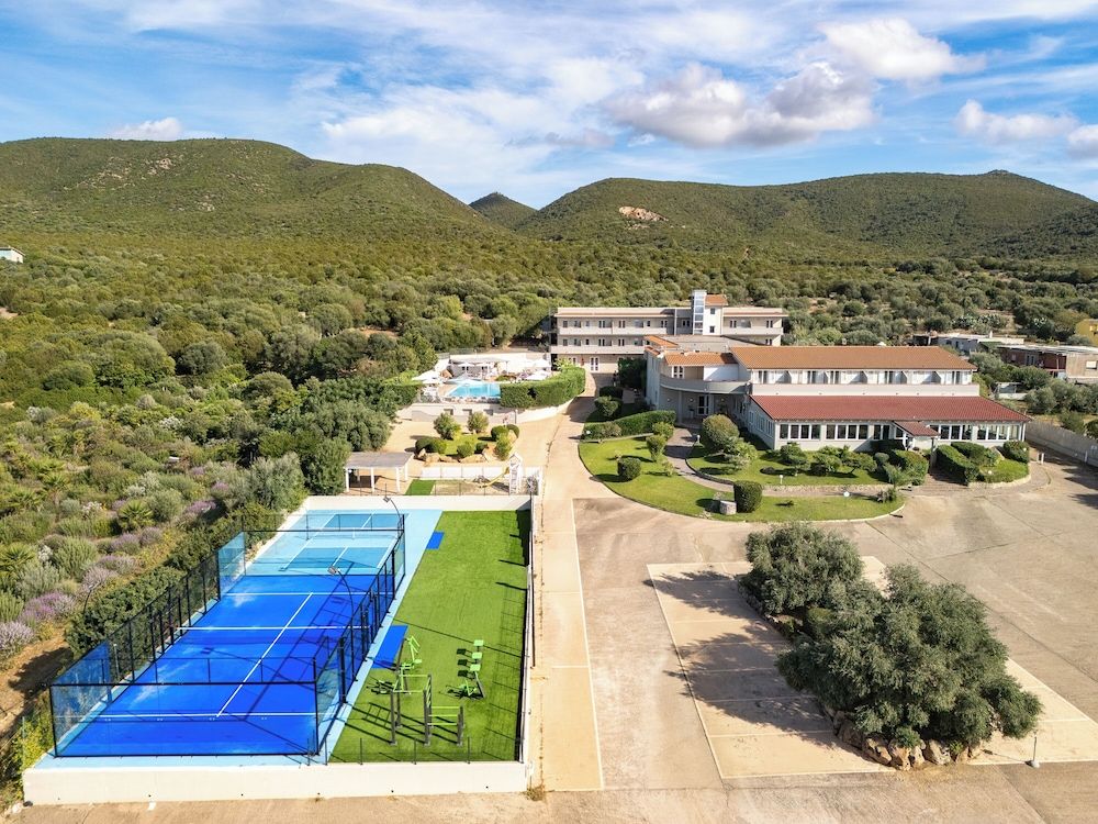 Lu' Hotel Porto Pino 1