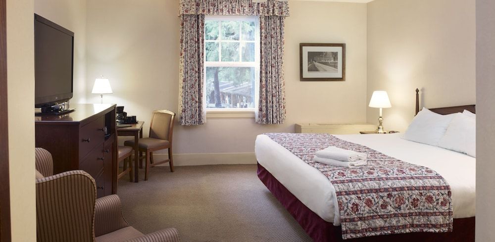 Harrison Hot Springs Resort & Spa 2