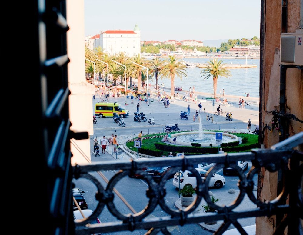 Riva Luxury Rooms 1