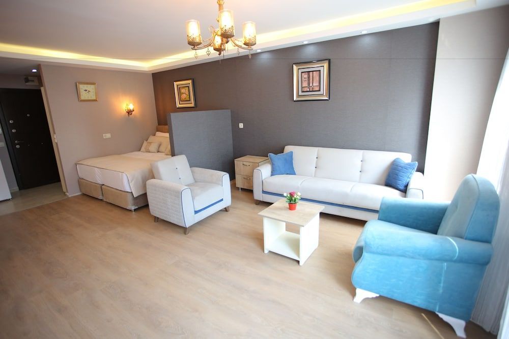 Artist Rooms Suites 1