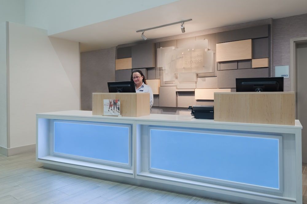 Holiday Inn Express & Suites NEAREST UNIVERSAL ORLANDO by IHG 2