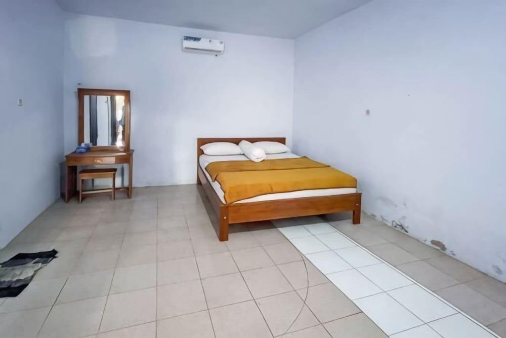 Guest House Surya Ayu Permai Buleleng Mitra RedDoorz 1