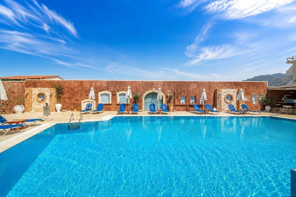 Golden Bay Apartments-Garden Haven 1
