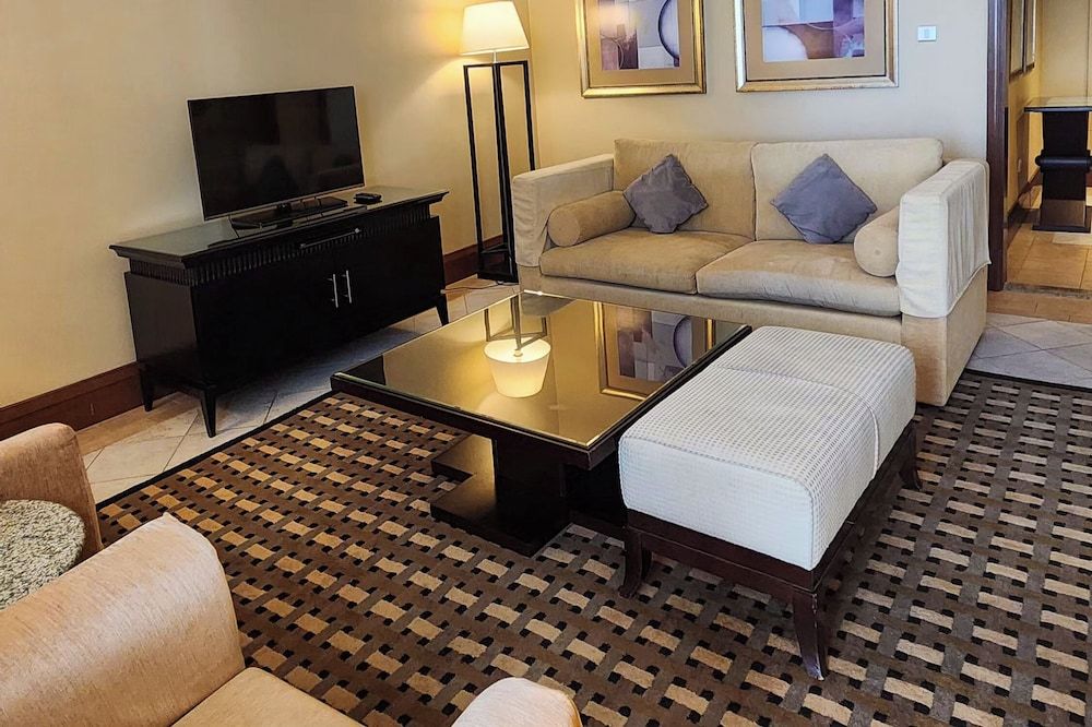 Sheraton Khalidiya Hotel 1