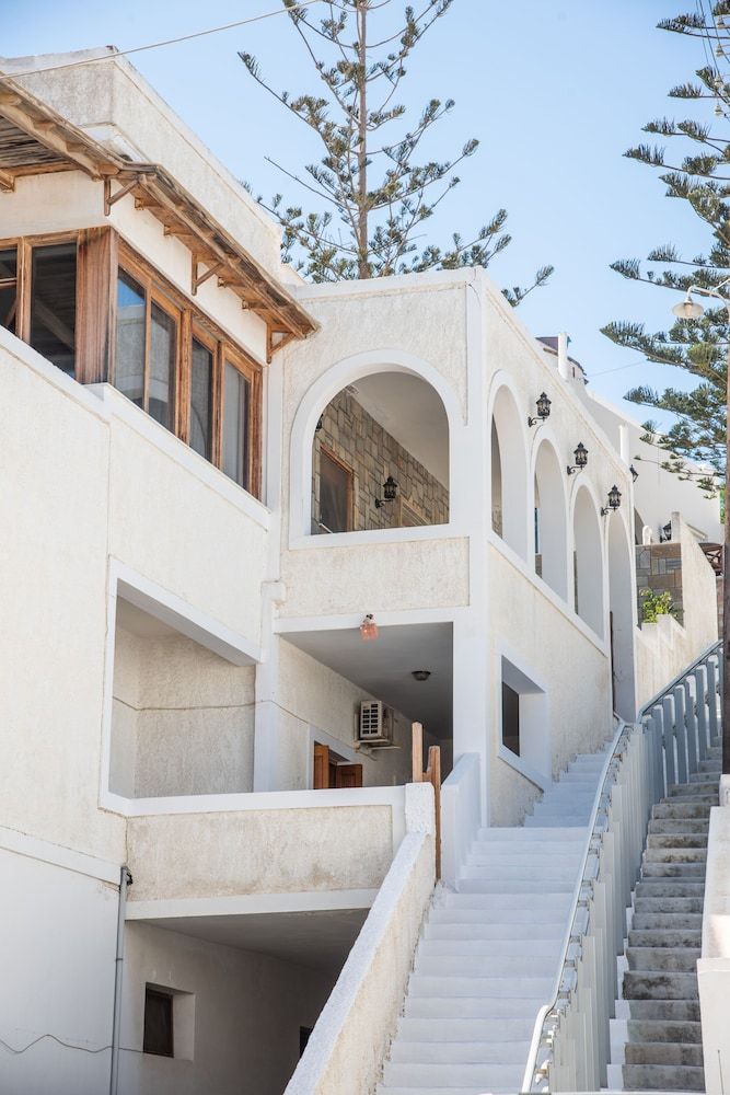 Almira Inn 1