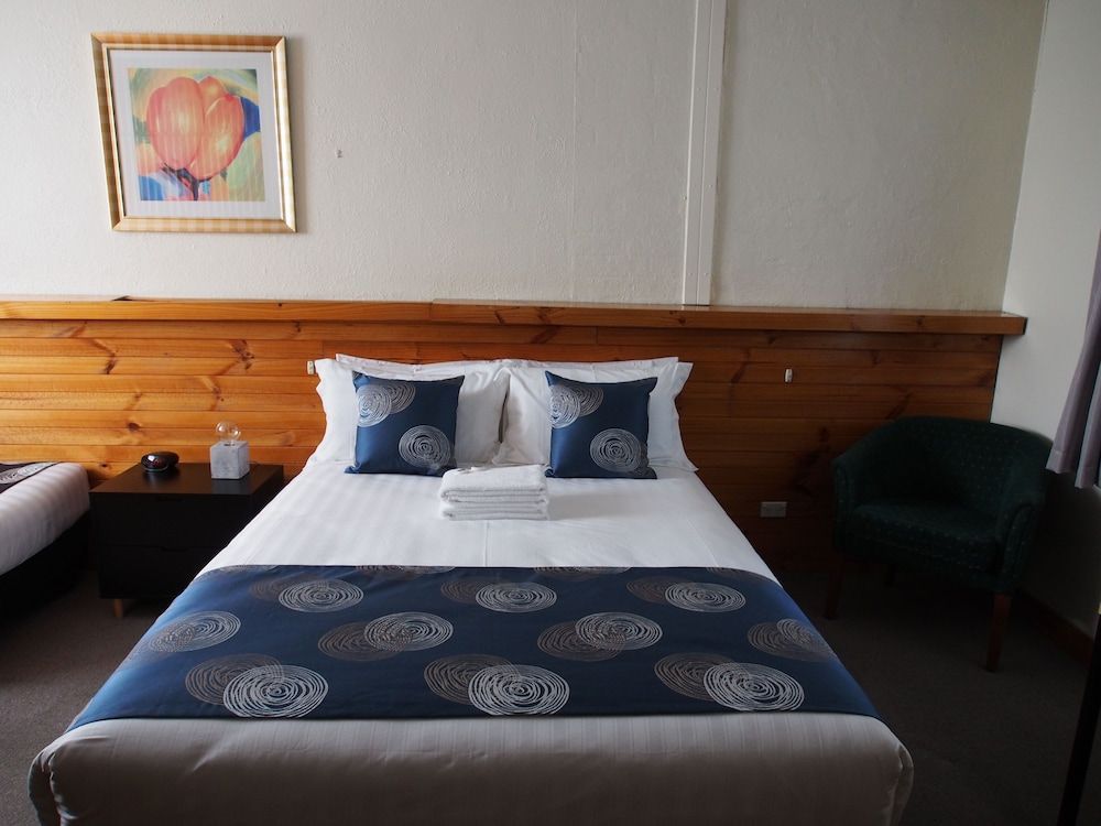 Majestic Motel 1