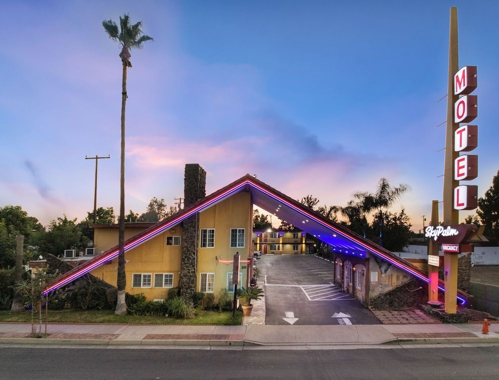 Sky Palm Motel - Orange 1