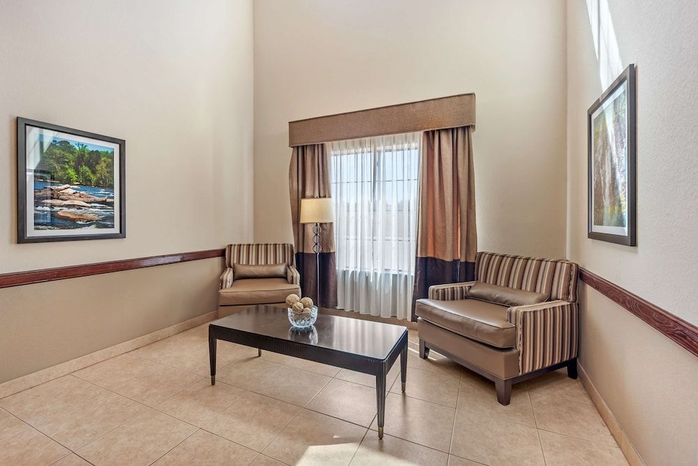 Best Western La Grange Inn & Suites 2