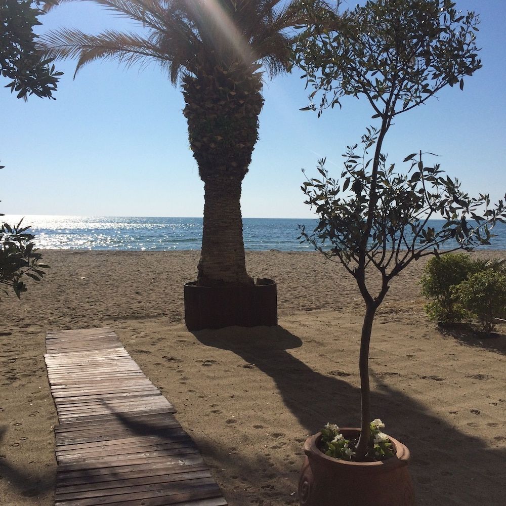 Hotel Avra 1