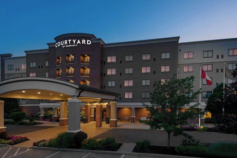 Courtyard by Marriott Buffalo Airport 1