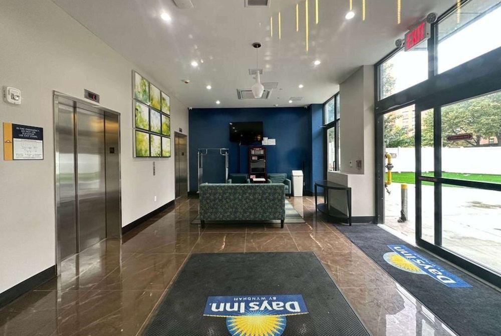 Days Inn by Wyndham Brooklyn / Eastern Parkway 1