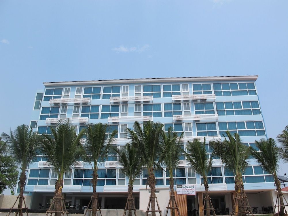 Paris - Na Jomtien Beach - Nantra Pattaya Baan Ampoe Beach - Na Jomtien Beach
